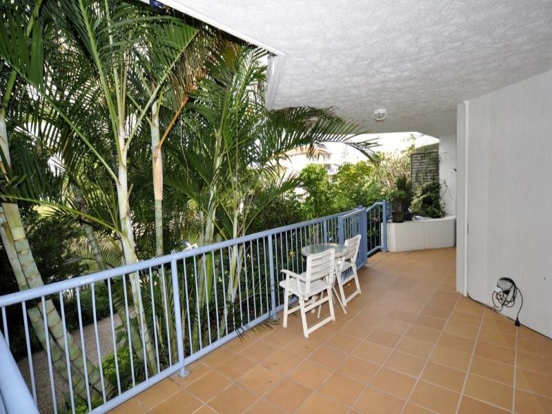 1/9 Madang Crescent, Runaway Bay QLD 4216