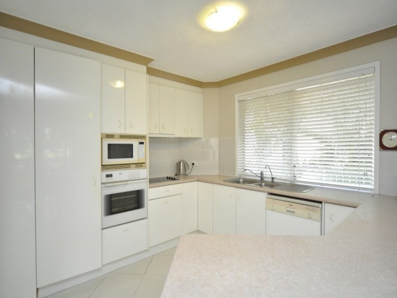 1/9 Madang Crescent, Runaway Bay QLD 4216