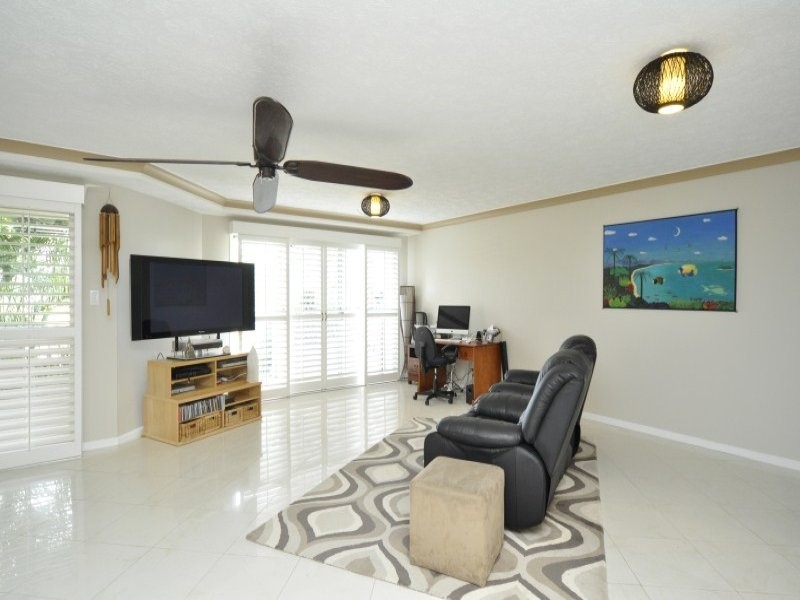 1/9 Madang Crescent, Runaway Bay QLD 4216
