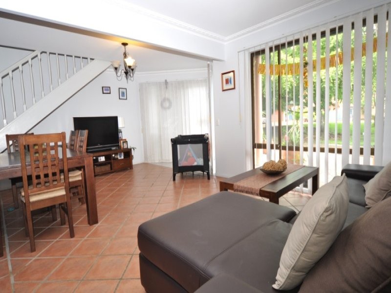 10/202 Central Street, Labrador QLD 4215