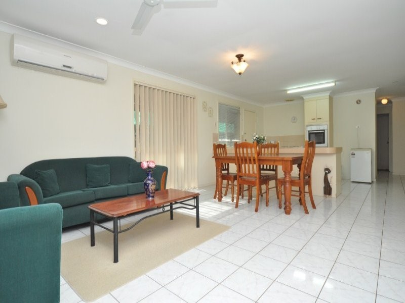 1/5 Jessica Court, Arundel QLD 4214