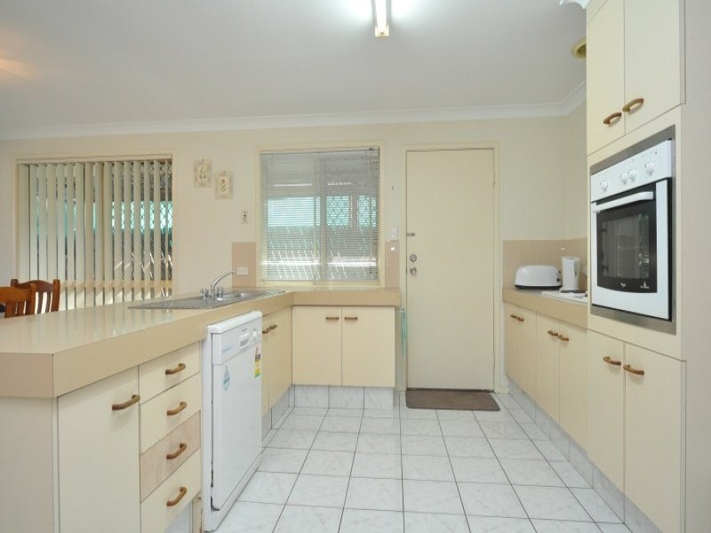 1/5 Jessica Court, Arundel QLD 4214