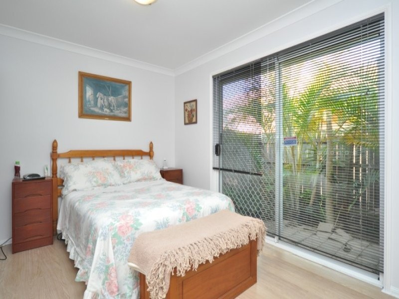 1/36 Kenny Drive, Labrador QLD 4215