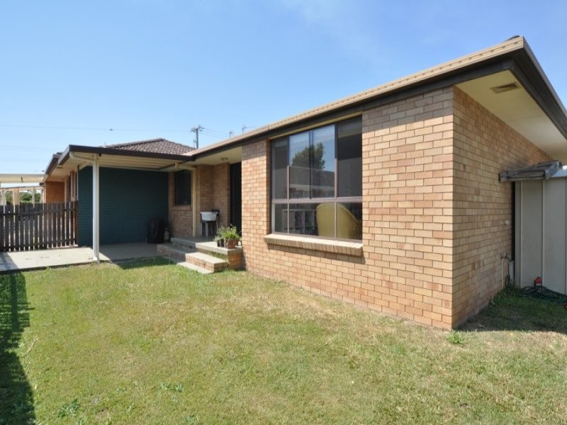 2/45 Government Road, Labrador QLD 4215