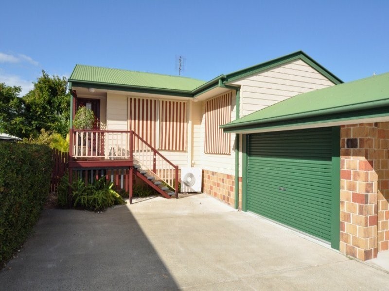 2/16 Chirn Crescent, Labrador QLD 4215