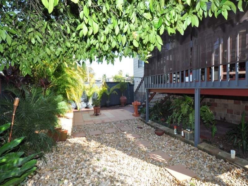 2/16 Chirn Crescent, Labrador QLD 4215