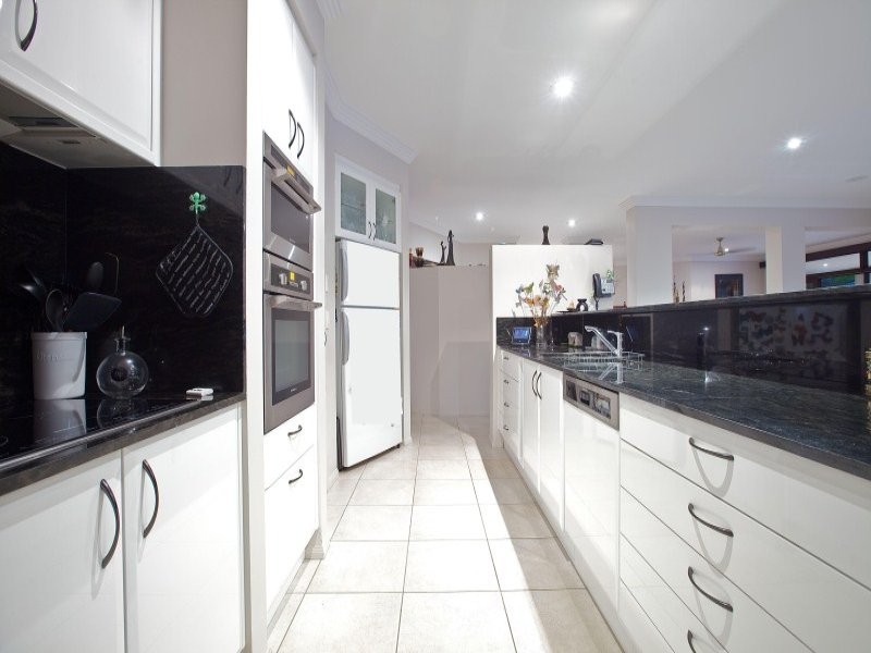 1033 Rosebank Way, Hope Island QLD 4212