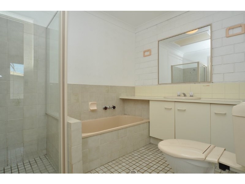 23/81 Olsen Avenue, Labrador QLD 4215