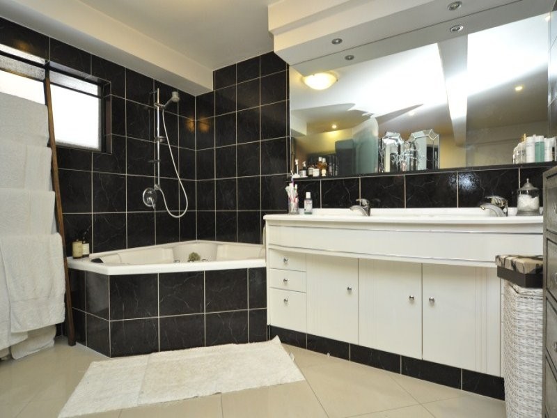 116 Wilson Street, Labrador QLD 4215