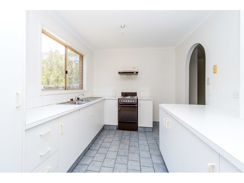 2/13 Stephanie Court, Labrador QLD 4215