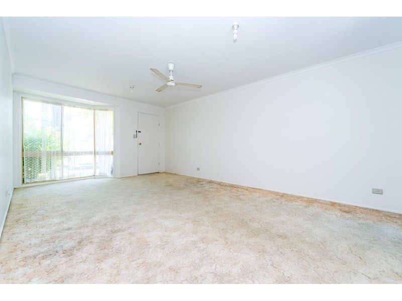 2/13 Stephanie Court, Labrador QLD 4215