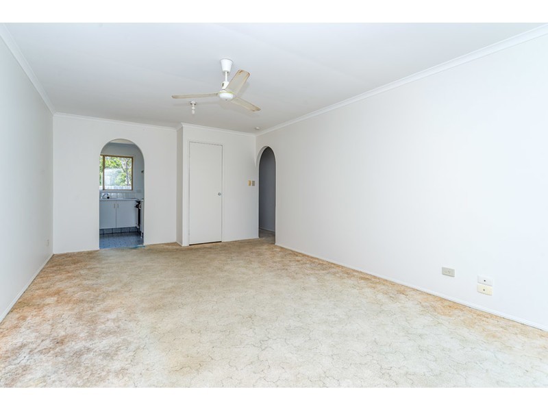 2/13 Stephanie Court, Labrador QLD 4215