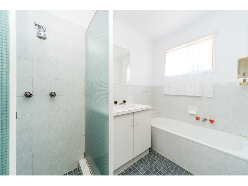 2/13 Stephanie Court, Labrador QLD 4215