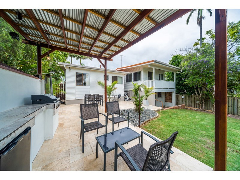 73 Kindra Avenue, Southport QLD 4215