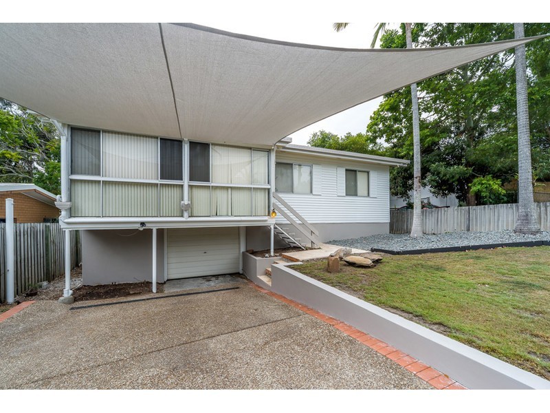 73 Kindra Avenue, Southport QLD 4215