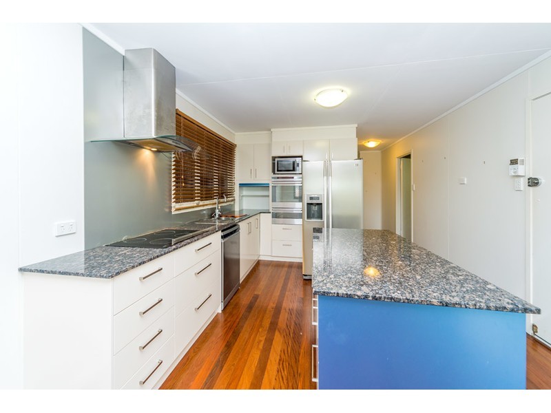 26 Reynolds Avenue, Labrador QLD 4215