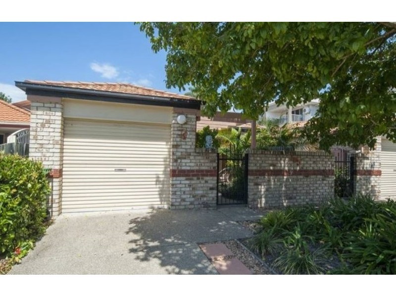 1/105 Muir Street, Labrador QLD 4215