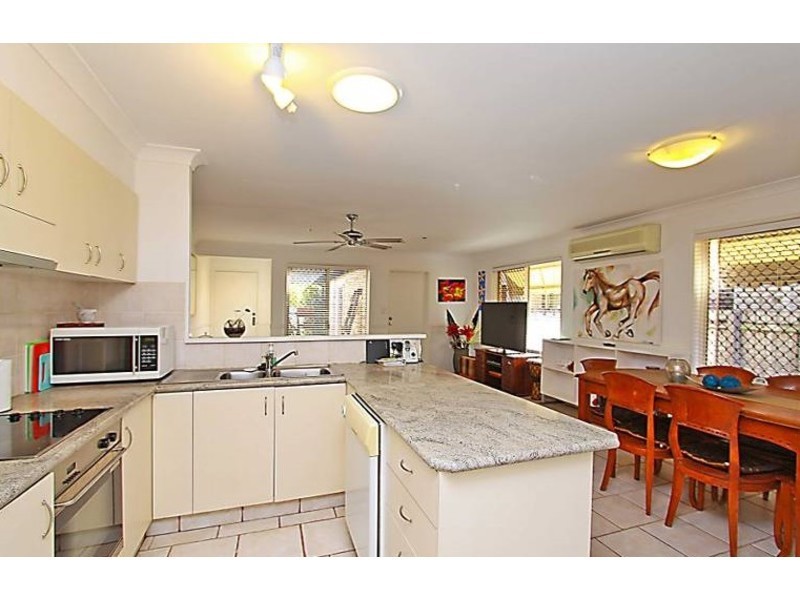 1/105 Muir Street, Labrador QLD 4215