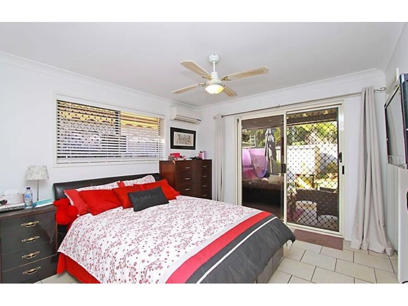 1/105 Muir Street, Labrador QLD 4215