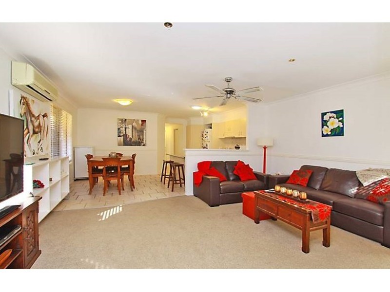 1/105 Muir Street, Labrador QLD 4215