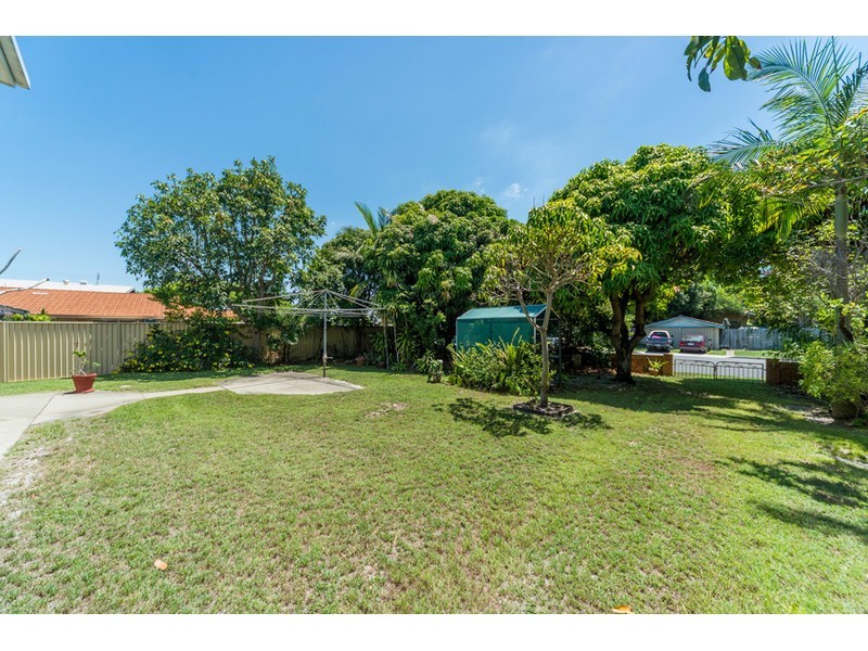 8 Bath Street, Labrador QLD 4215