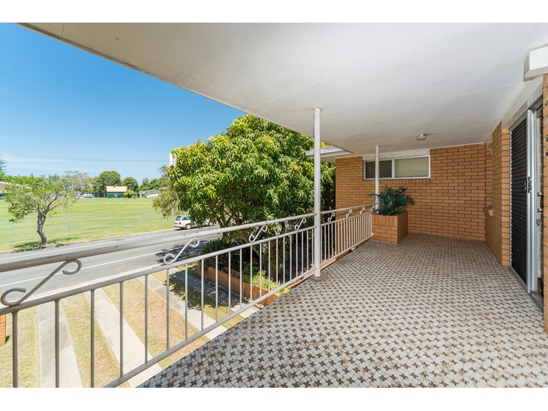 8 Bath Street, Labrador QLD 4215