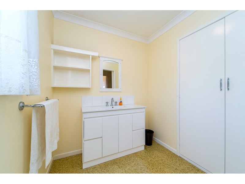 8 Bath Street, Labrador QLD 4215