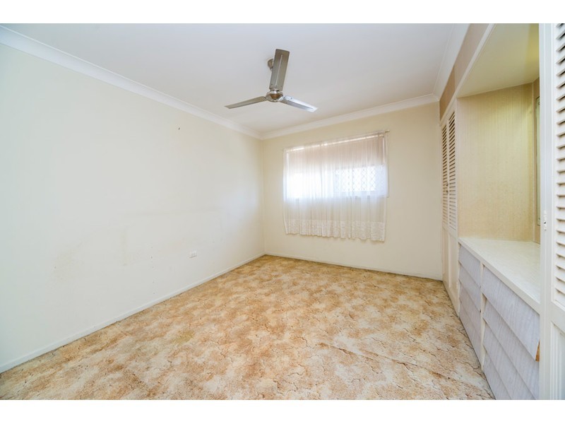 8 Bath Street, Labrador QLD 4215