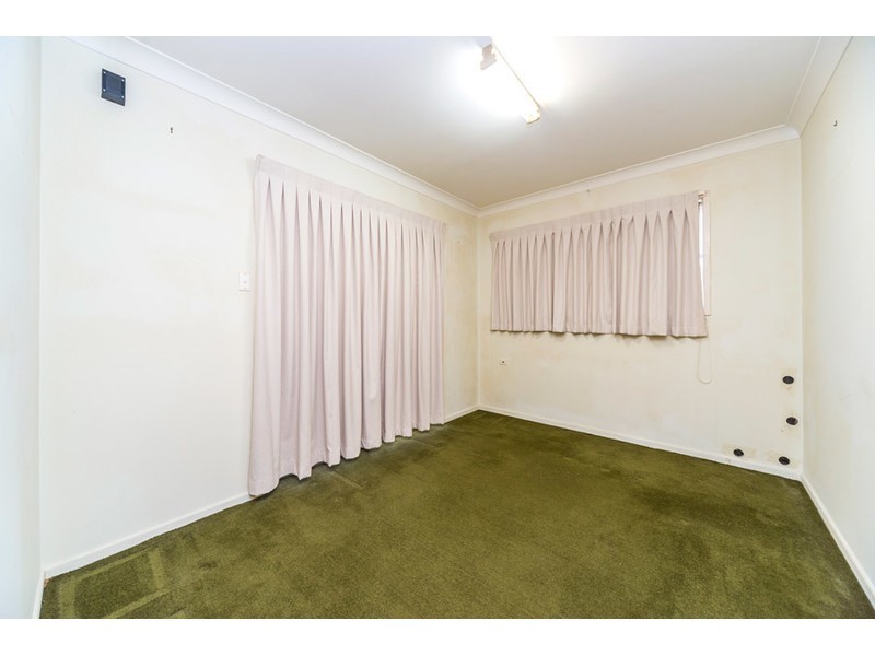 8 Bath Street, Labrador QLD 4215