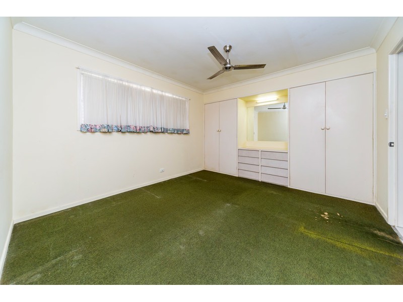 8 Bath Street, Labrador QLD 4215