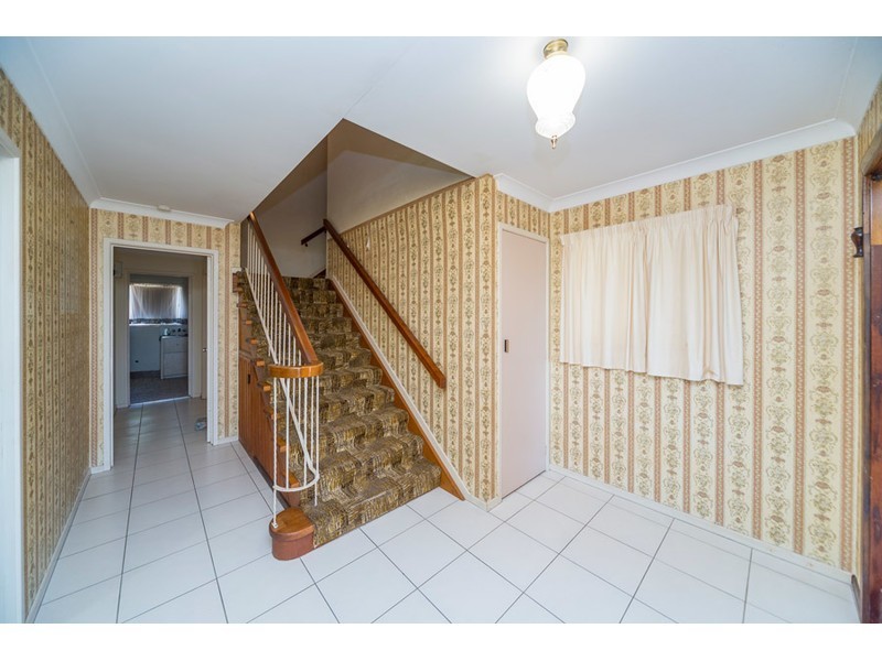 8 Bath Street, Labrador QLD 4215