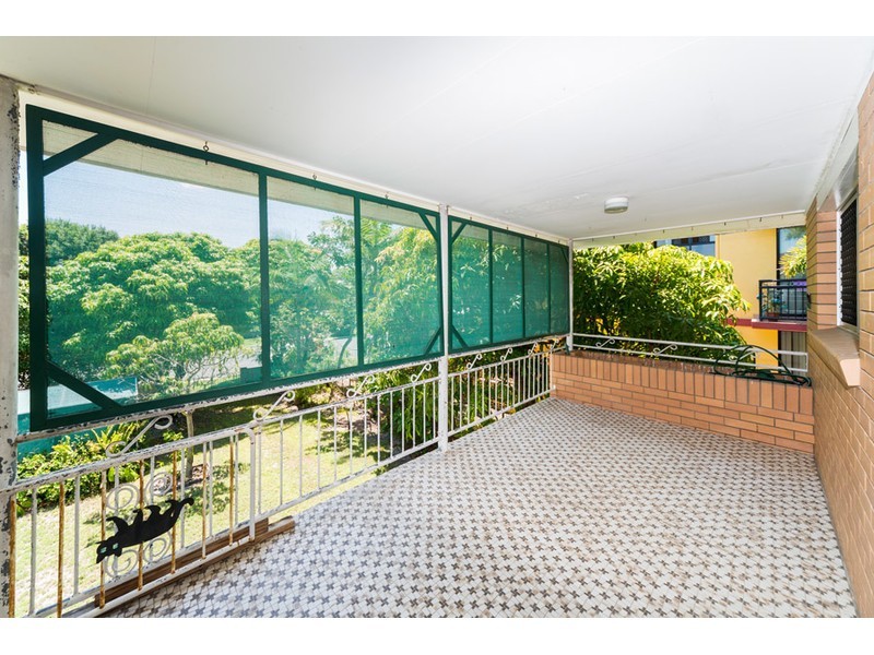 8 Bath Street, Labrador QLD 4215