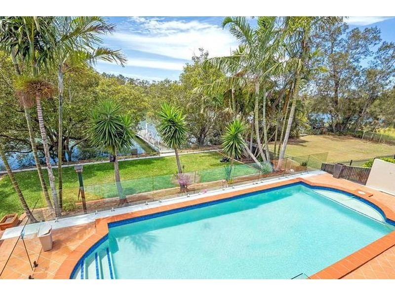 19 Tranquility Circuit, Helensvale QLD 4212