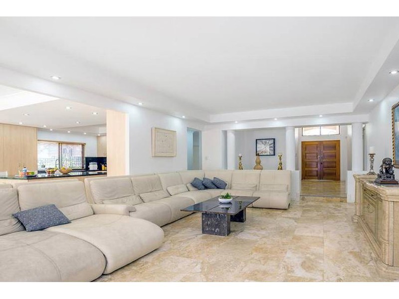 19 Tranquility Circuit, Helensvale QLD 4212