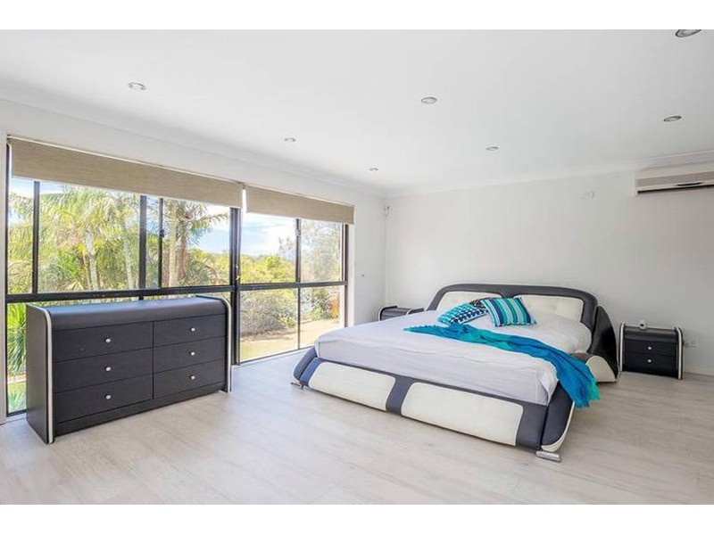 19 Tranquility Circuit, Helensvale QLD 4212