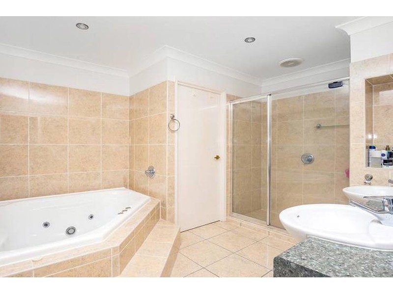 19 Tranquility Circuit, Helensvale QLD 4212