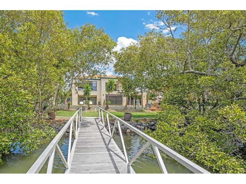 19 Tranquility Circuit, Helensvale QLD 4212