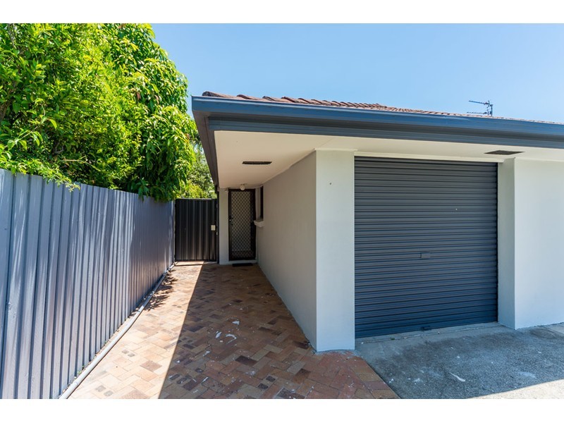 2/9 Elm Court, Labrador QLD 4215