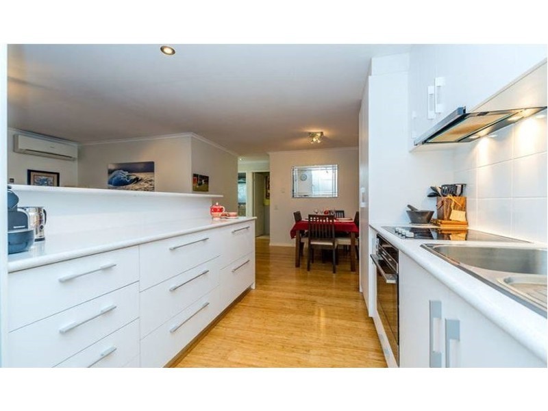 2/31 Callistemon Court, Arundel QLD 4214
