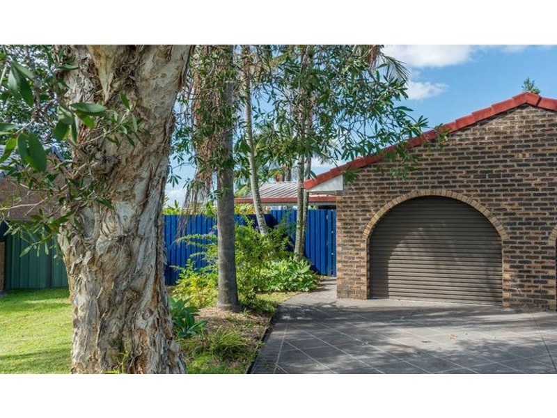 2/31 Callistemon Court, Arundel QLD 4214