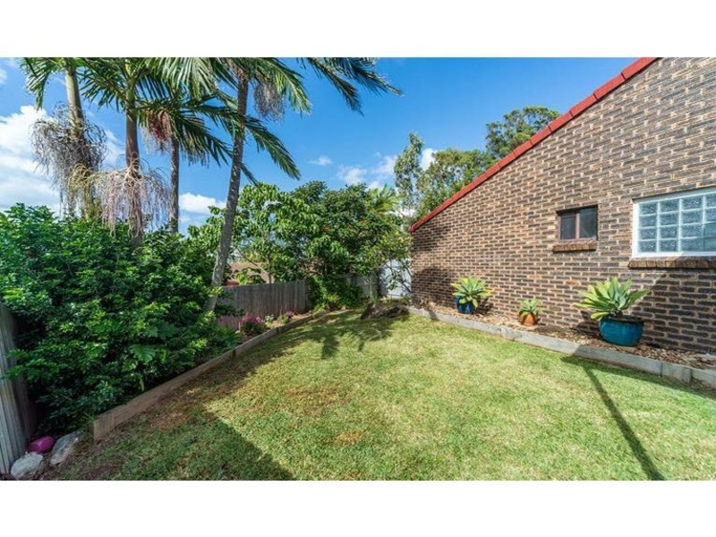 2/31 Callistemon Court, Arundel QLD 4214