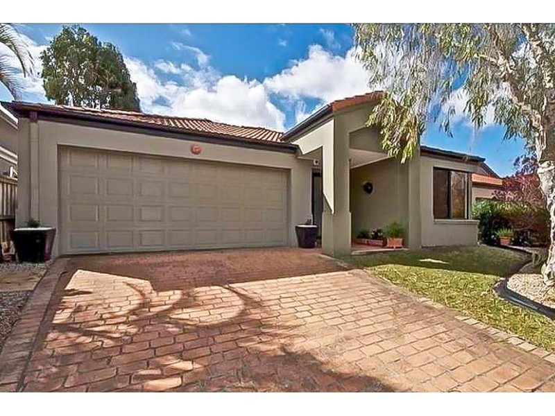 4 Harrow Place, Arundel QLD 4214