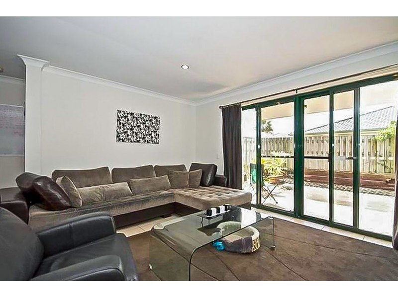 4 Harrow Place, Arundel QLD 4214