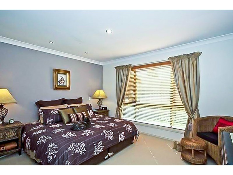 4 Harrow Place, Arundel QLD 4214