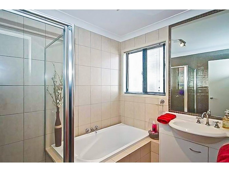 4 Harrow Place, Arundel QLD 4214