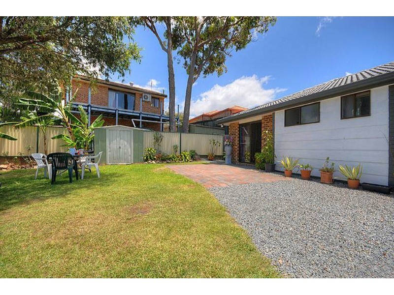 1/215 Government Road, Labrador QLD 4215