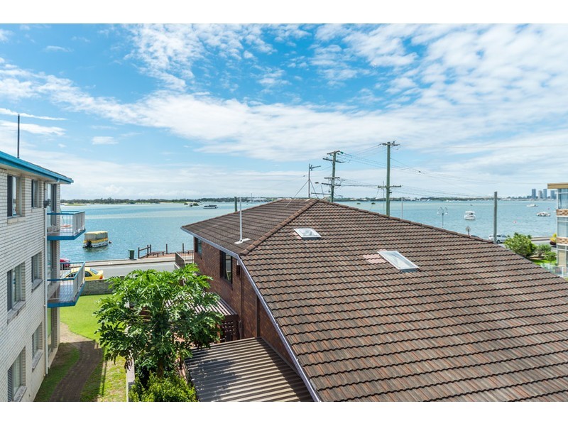 7/294 Marine Parade, Labrador QLD 4215