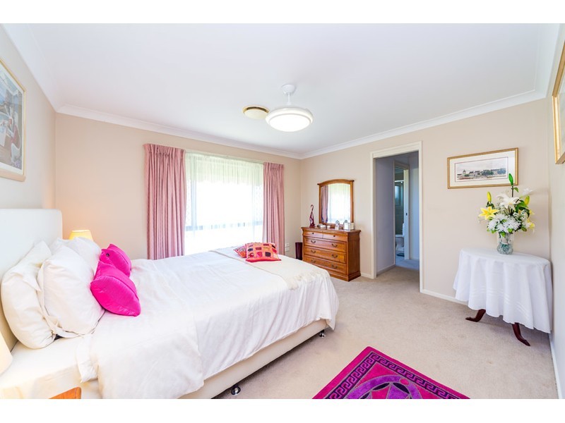 2 Orpington Court, Arundel QLD 4214