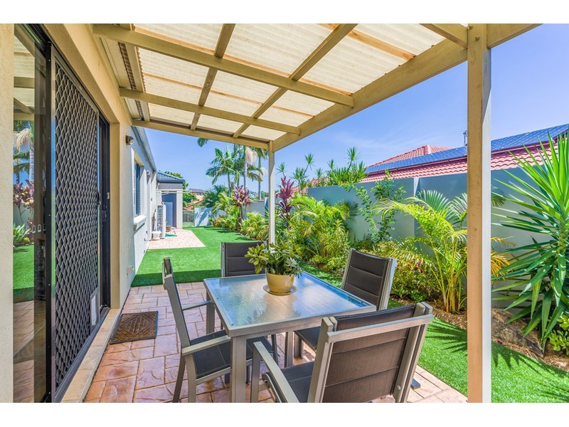 2 Orpington Court, Arundel QLD 4214