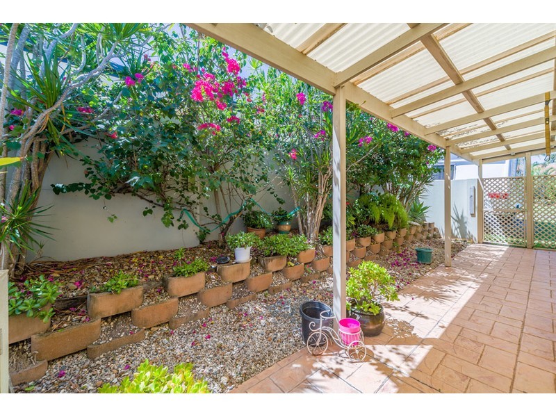 2 Orpington Court, Arundel QLD 4214